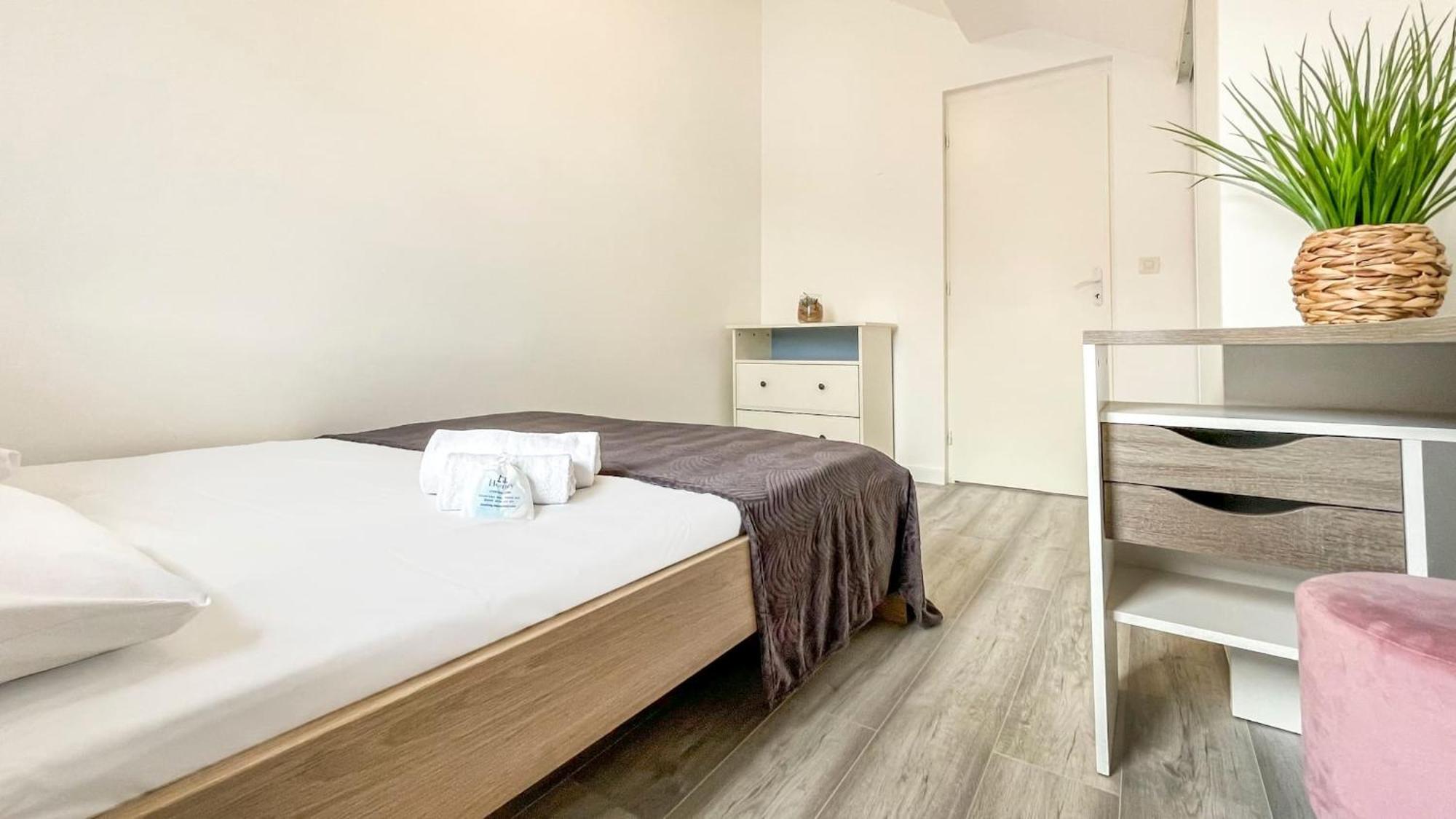 Homey Sakine- Proche Centre- Netflix- Wifi Cluses Bagian luar foto