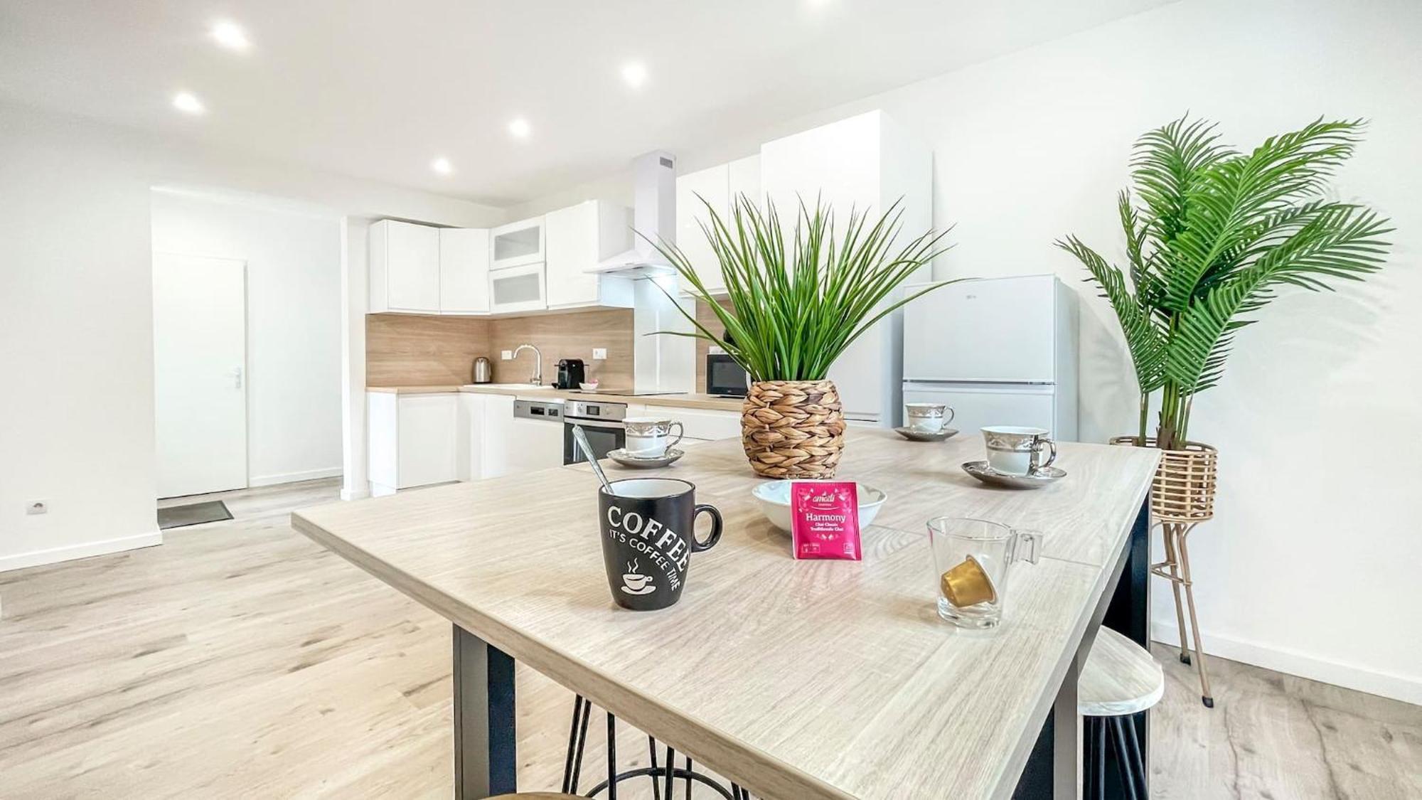 Homey Sakine- Proche Centre- Netflix- Wifi Cluses Bagian luar foto