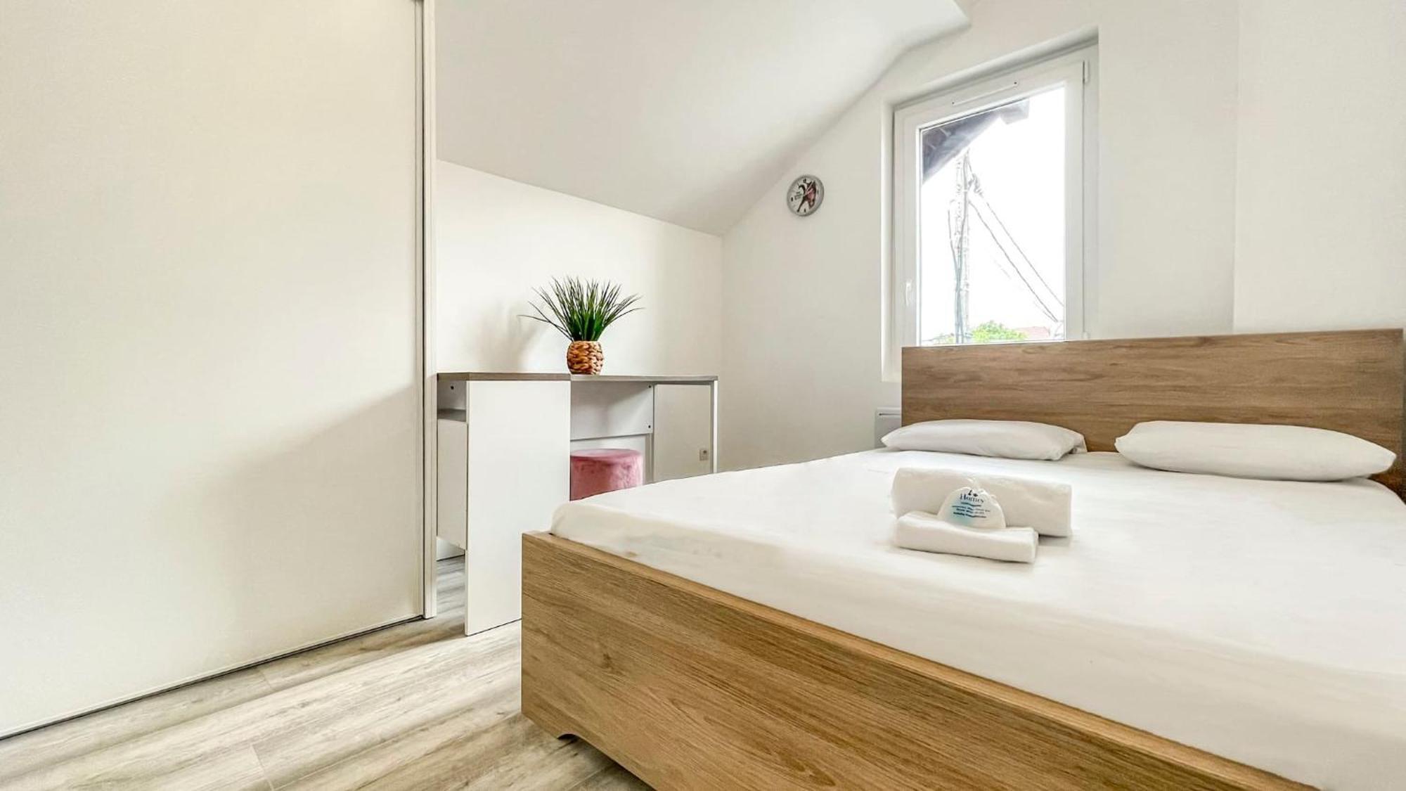 Homey Sakine- Proche Centre- Netflix- Wifi Cluses Bagian luar foto